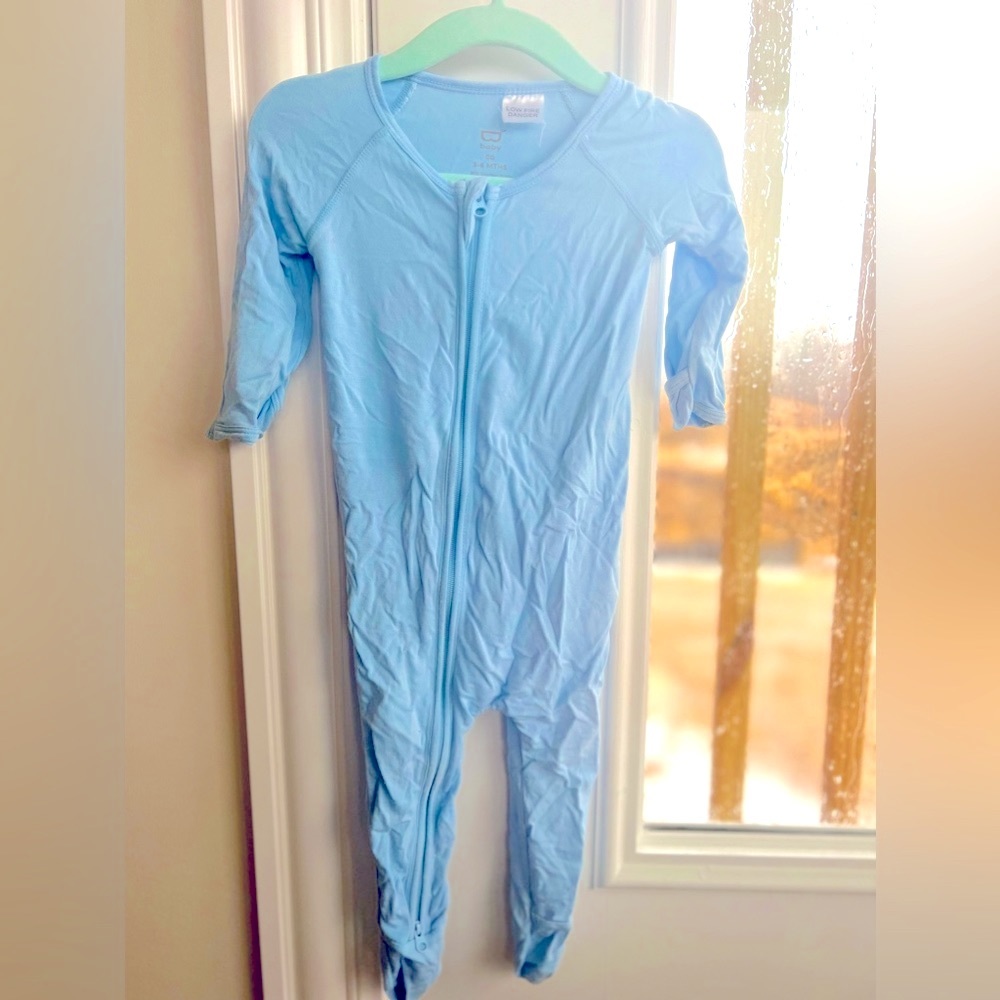 Boody baby 3-6 mo footie in gently used condition.